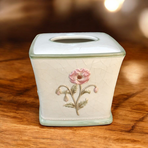 Croscill Crackle Glaze Raised Flowers Veronica Bath Ceramic Tissue Box Cover - Picture 1 of 11